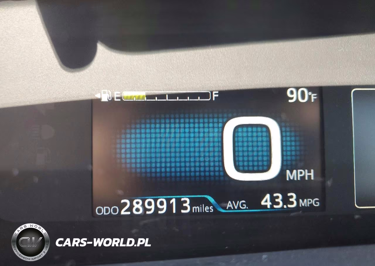 2017 Toyota Prius Two VIN:JTDKBRFUXH3553945 - 9