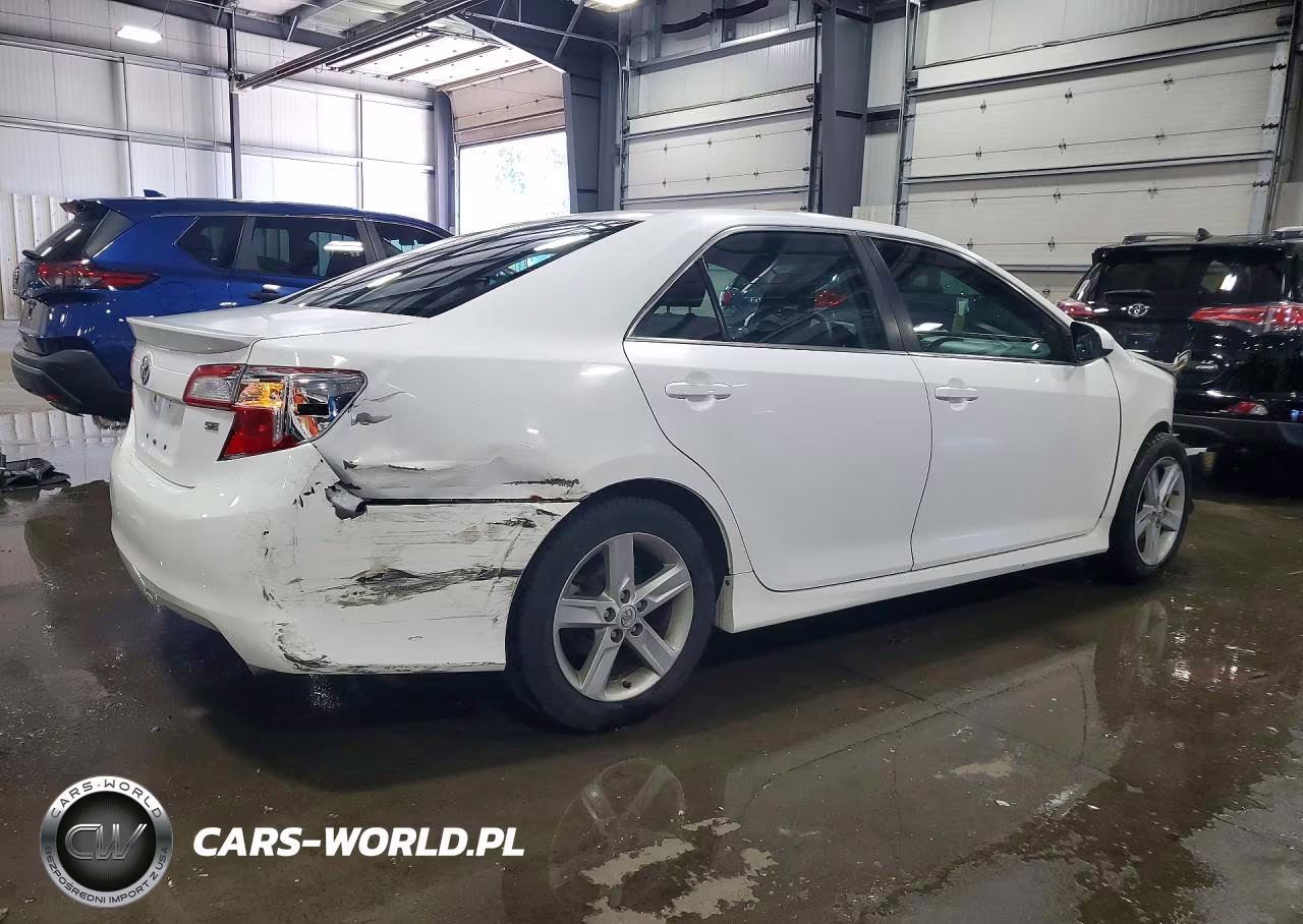 2014 Toyota Camry Se VIN:4T1BF1FKXEU325935 - 3