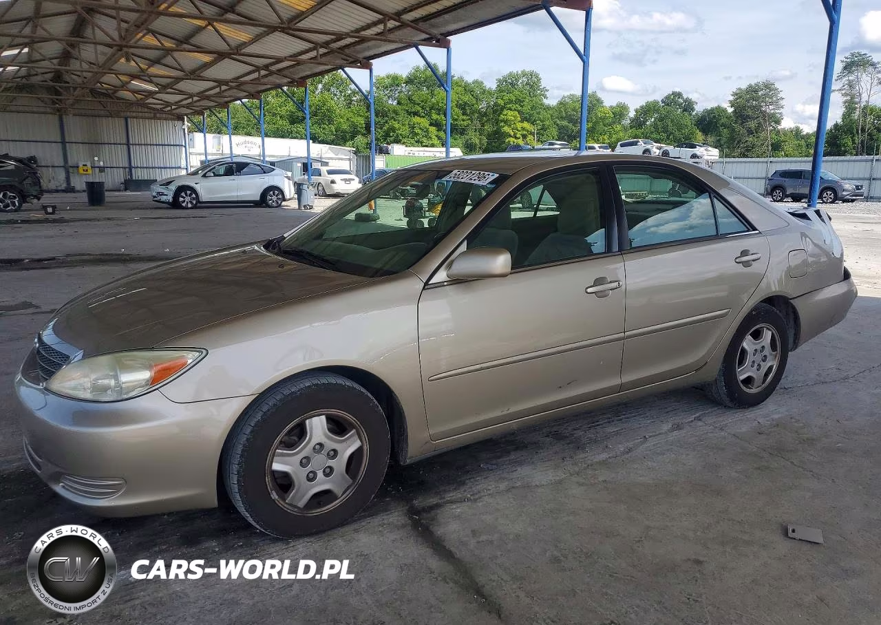 2003 Toyota Camry Le V6 – zdjęcie 1 z 12