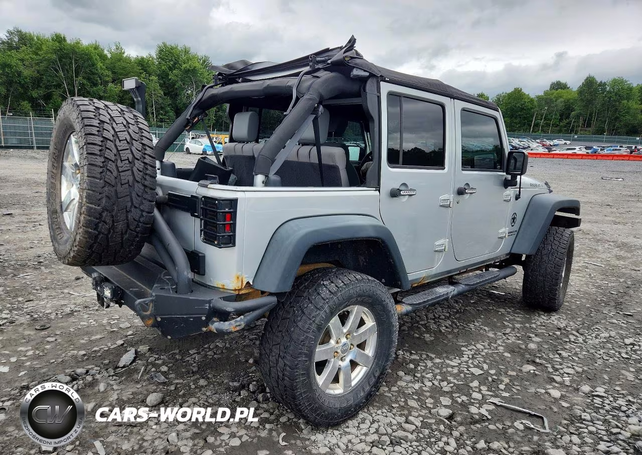 2010 Jeep Wrangler Unlimited Rubicon VIN:1J4BA6H19AL172950 - 3