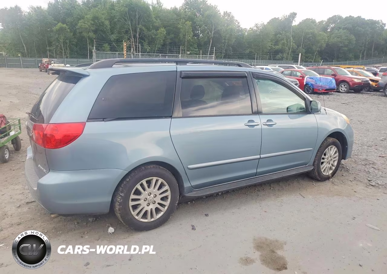 2009 Toyota Sienna VIN:5TDZK22CX9S237402 - 3