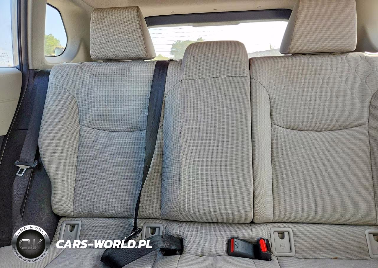 2022 Toyota Corolla Cross L VIN:7MUAAAAG2NV030565 - 10