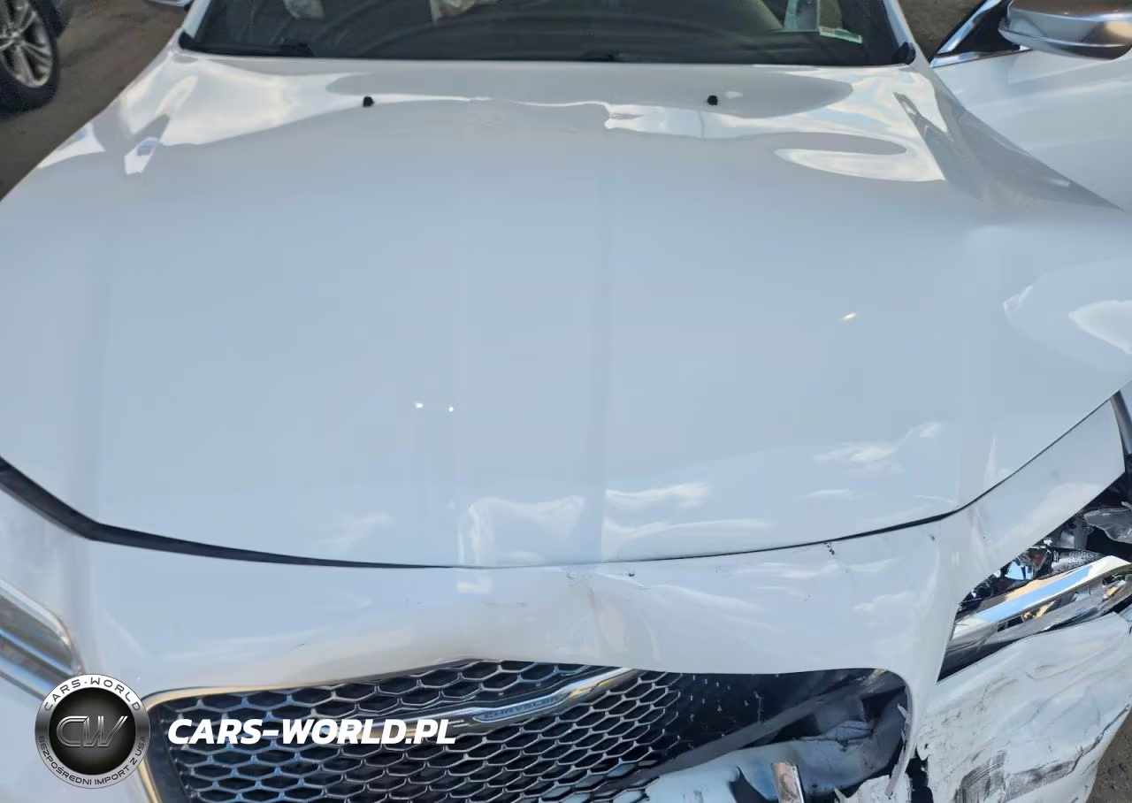 2015 Chrysler 300C Platinum VIN:2C3CCASG8FH792900 - 11