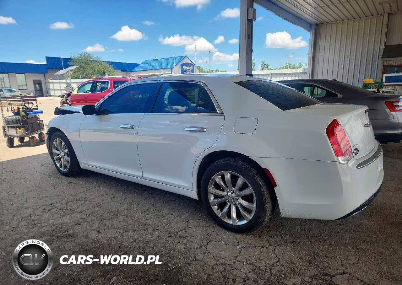 2015 Chrysler 300C Platinum VIN:2C3CCASG8FH792900 - 2