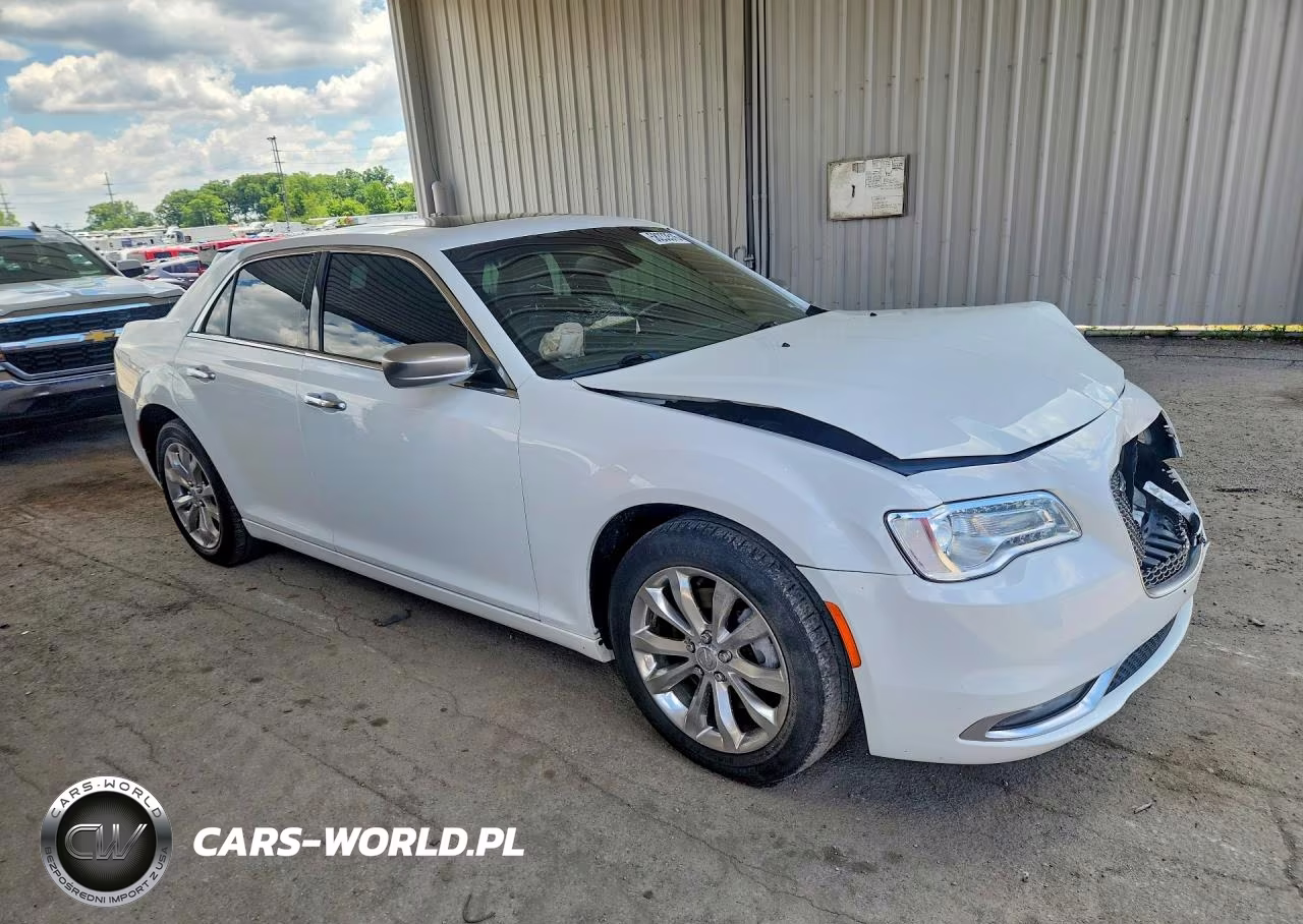 2015 Chrysler 300C Platinum VIN:2C3CCASG8FH792900 - 4