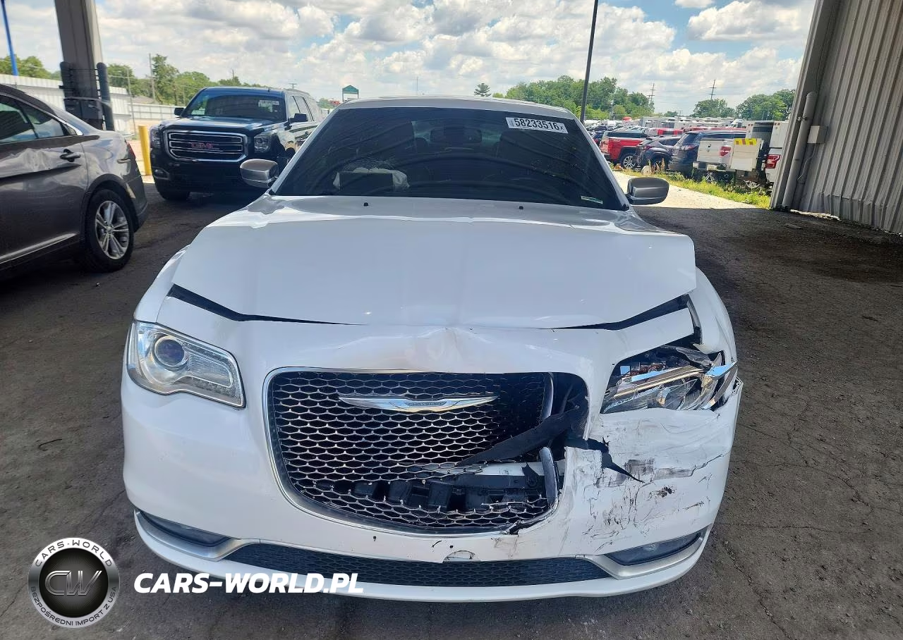 2015 Chrysler 300C Platinum VIN:2C3CCASG8FH792900 - 5