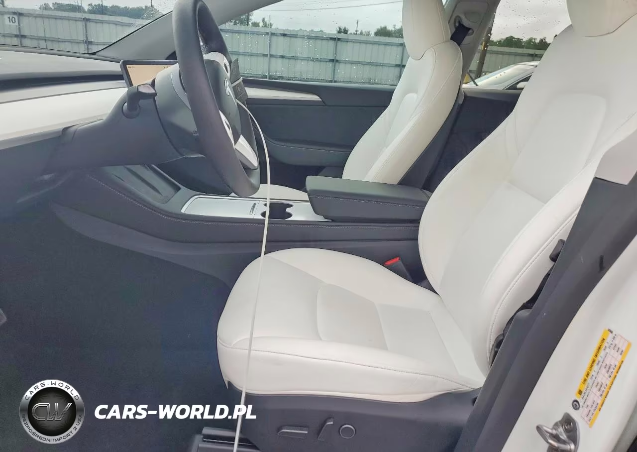 2025 Tesla Model Y VIN:7SAYGDED1SA345656 - 7