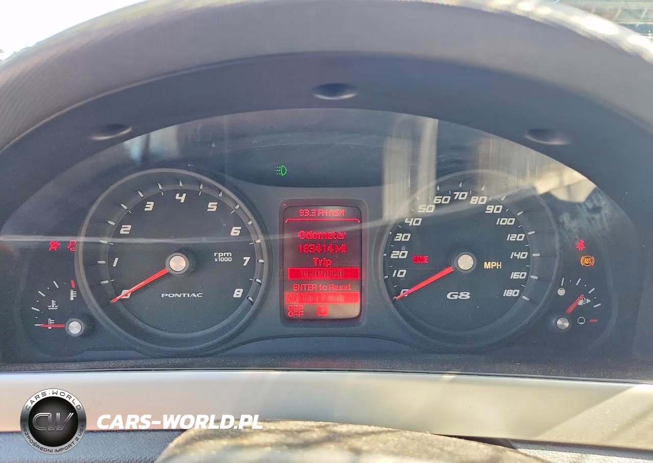 2008 Pontiac G8 VIN:6G2ER57748L131655 - 9
