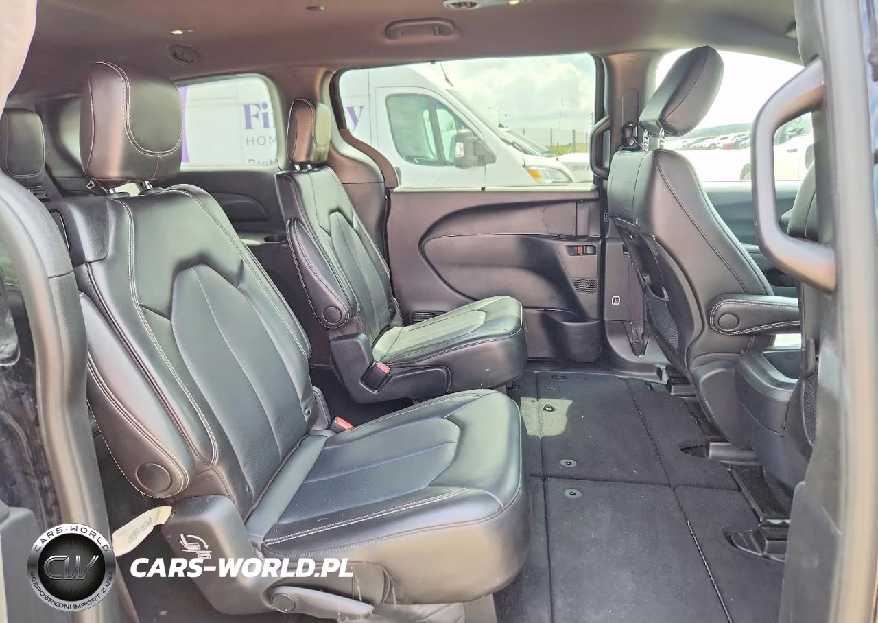 2025 Chrysler Pacifica Select VIN:2C4RC1BG9SR570439 - 11