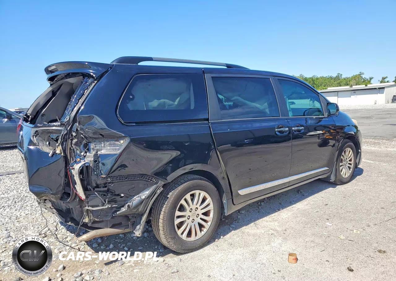2017 Toyota Sienna Xle 8-Passenger VIN:5TDYZ3DC2HS835119 - 3