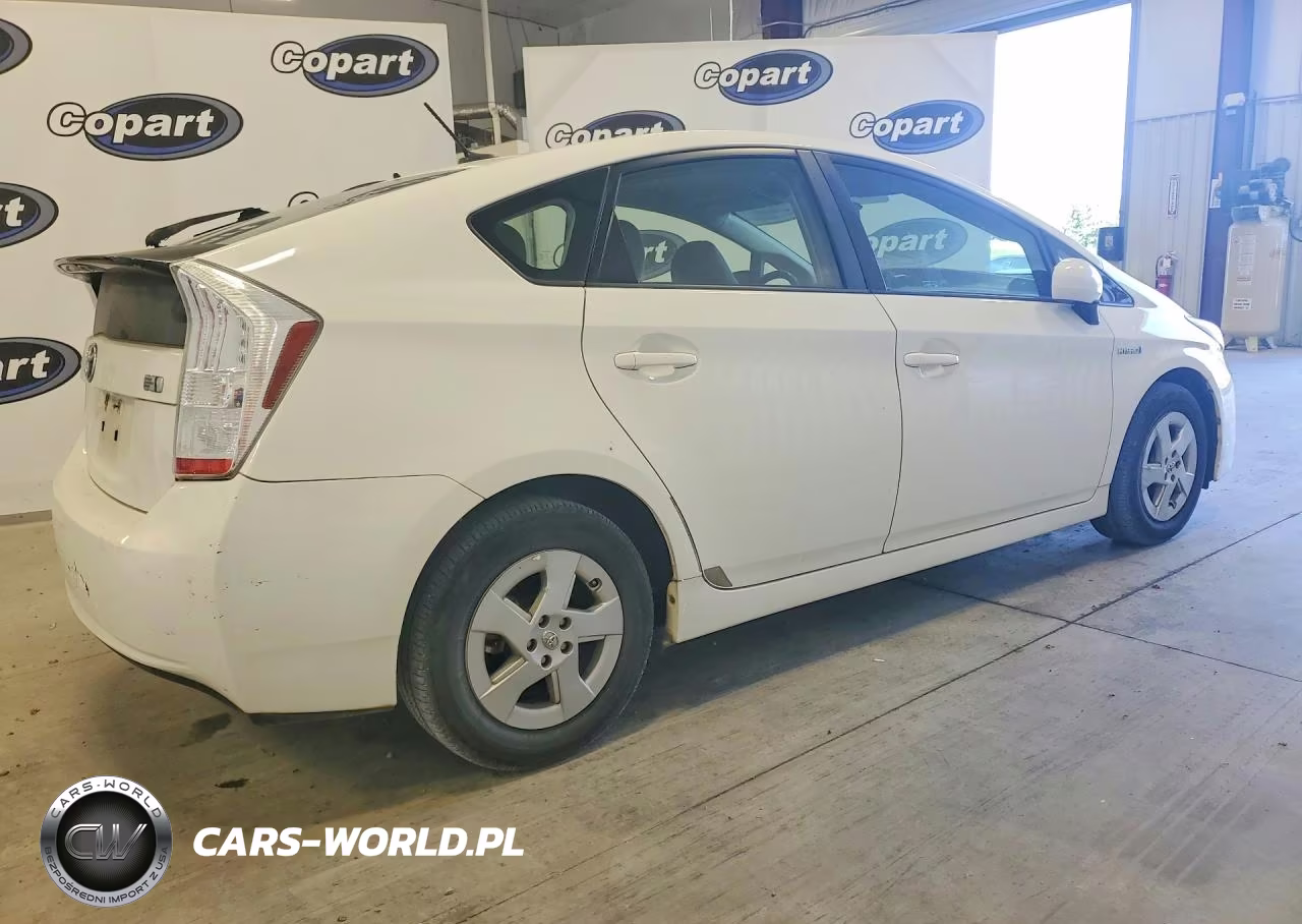 2011 Toyota Prius Two VIN:JTDKN3DU9B1368215 - 3