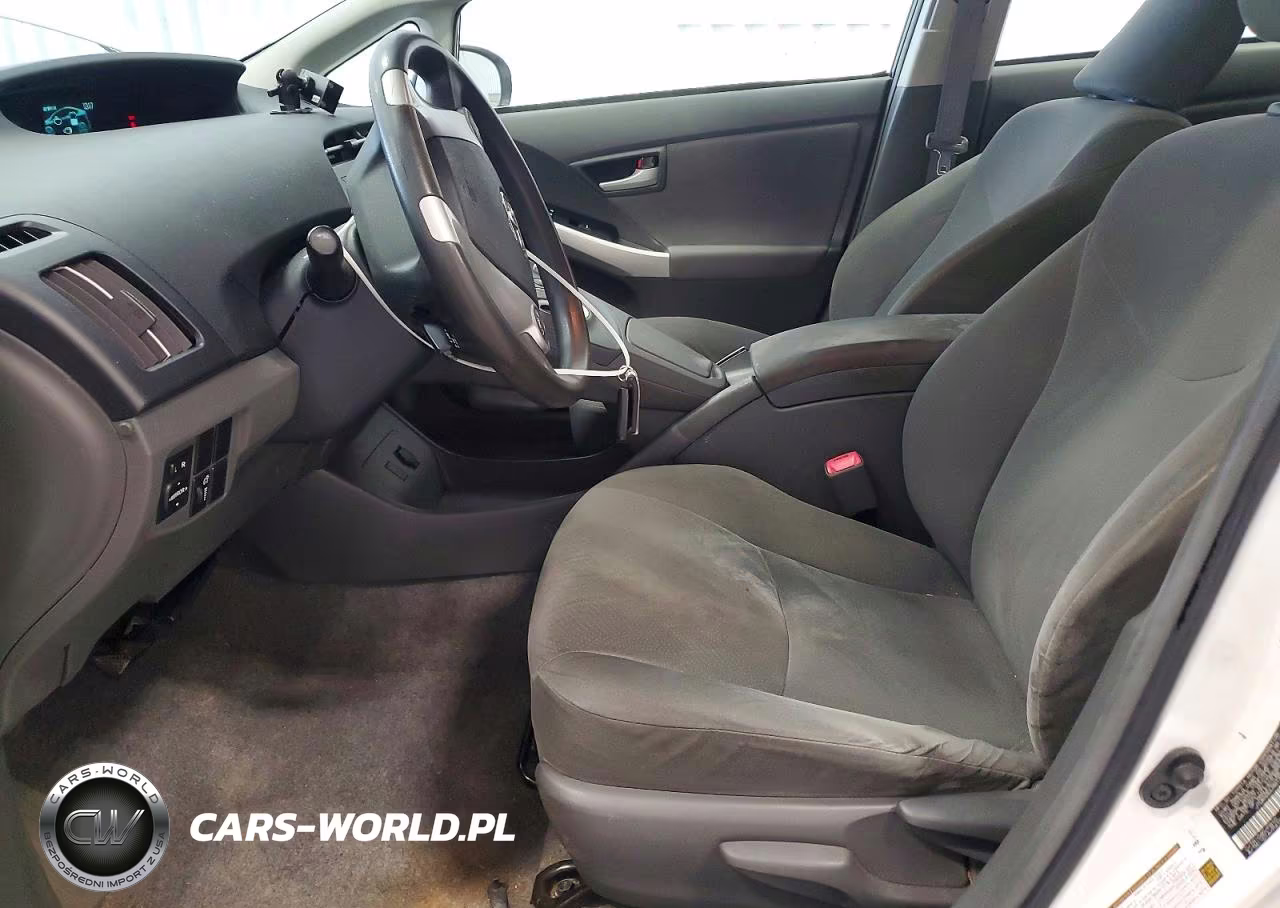 2011 Toyota Prius Two VIN:JTDKN3DU9B1368215 - 7