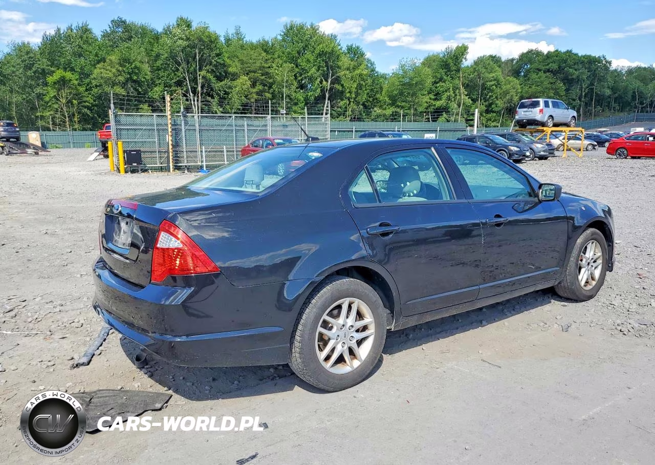 2012 Ford Fusion S VIN:3FAHP0GA5CR449889 - 3