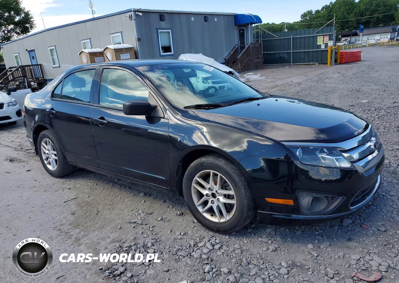 2012 Ford Fusion S VIN:3FAHP0GA5CR449889 - 4