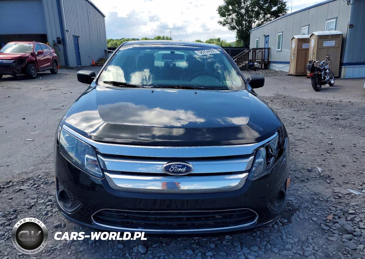 2012 Ford Fusion S VIN:3FAHP0GA5CR449889 - 5