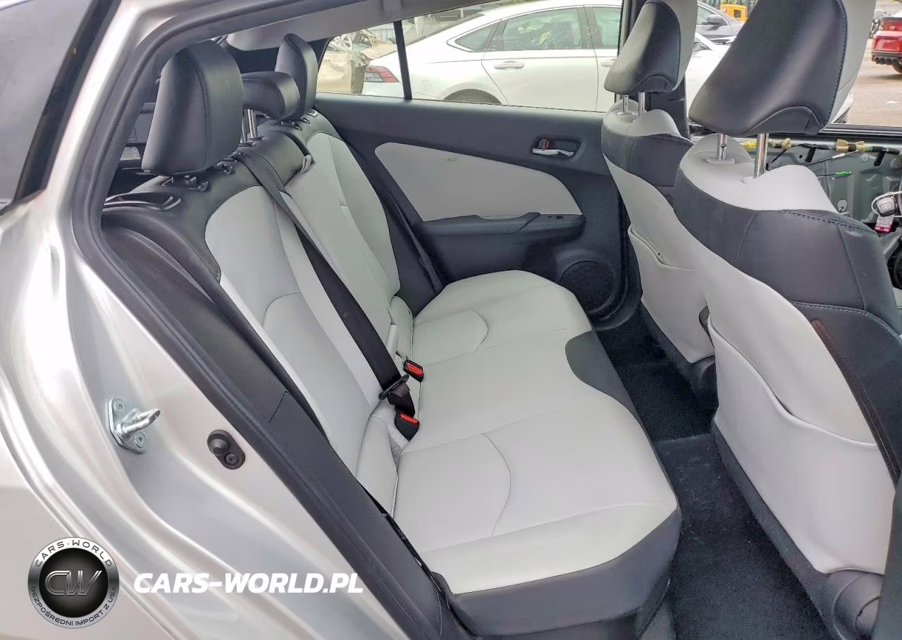 2021 Toyota Prius Xle VIN:JTDKAMFU8M3140907 - 10