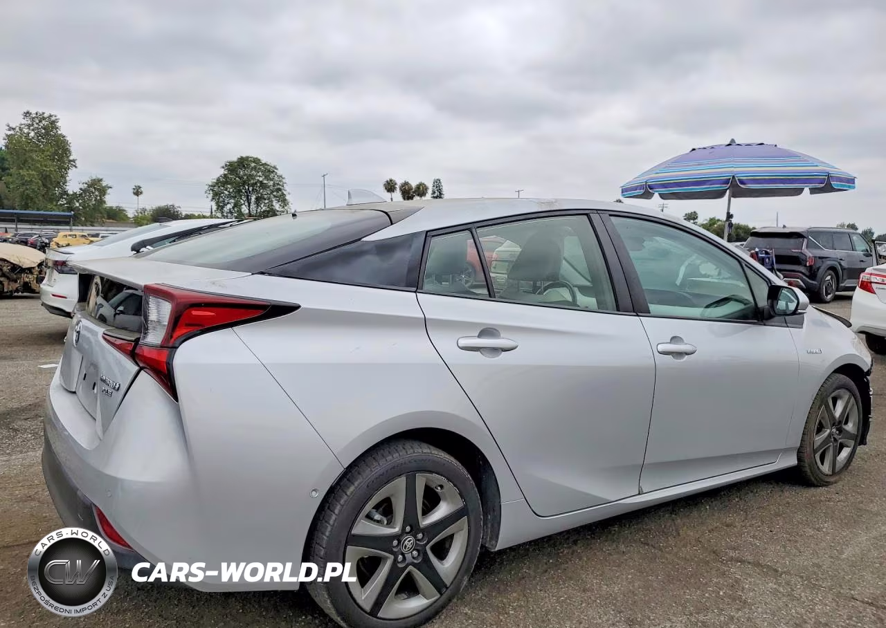 2021 Toyota Prius Xle VIN:JTDKAMFU8M3140907 - 3