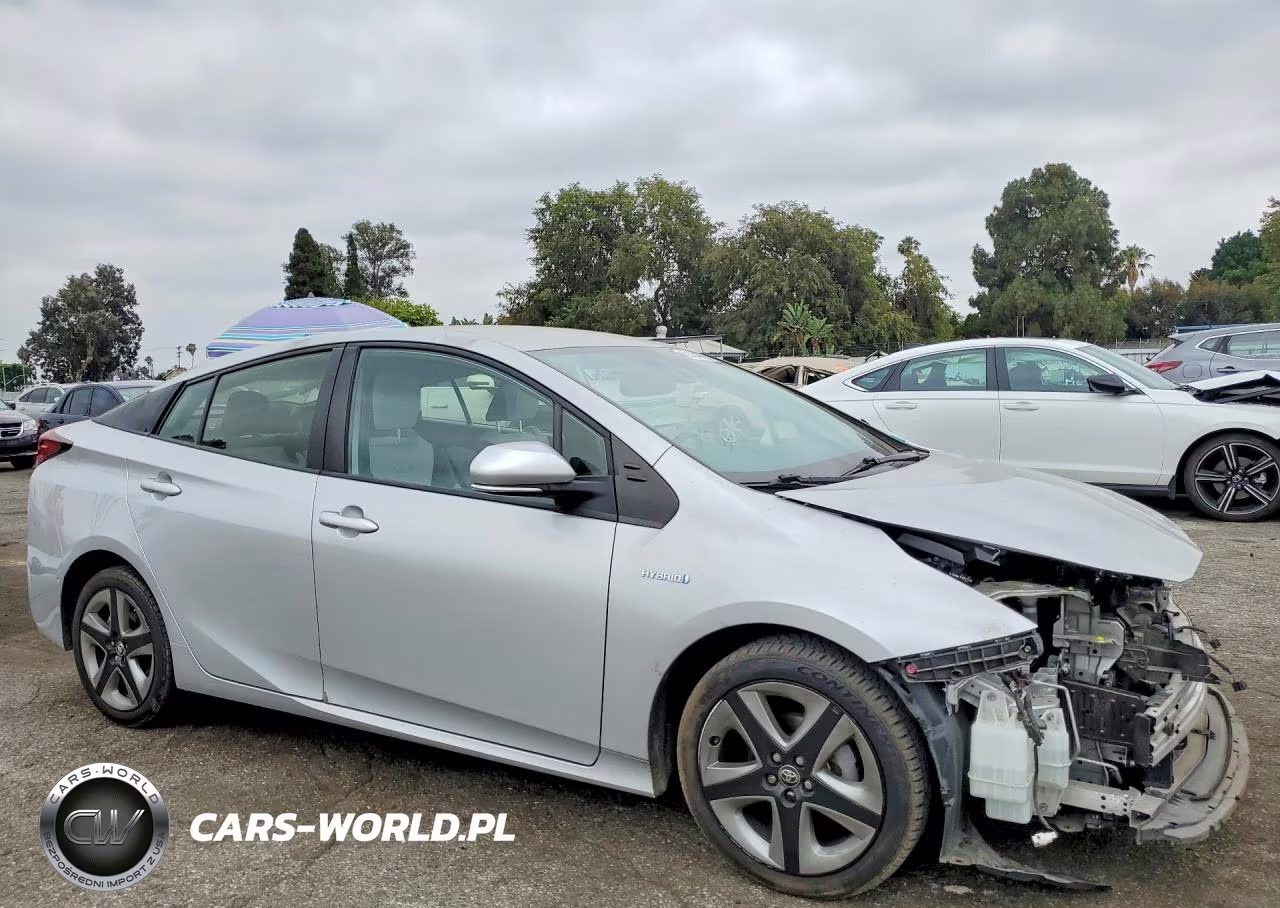 2021 Toyota Prius Xle VIN:JTDKAMFU8M3140907 - 4