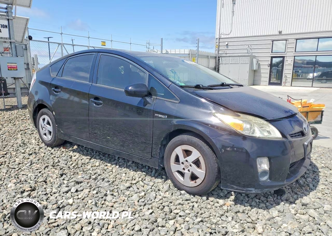 2011 Toyota Prius Two VIN:JTDKN3DU3B1461103 - 4