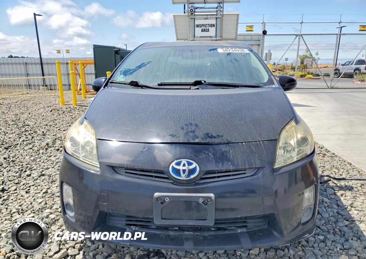 2011 Toyota Prius Two VIN:JTDKN3DU3B1461103 - 5