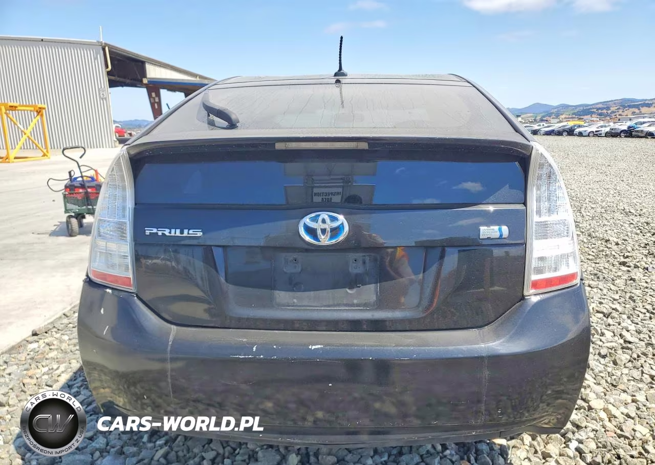 2011 Toyota Prius Two VIN:JTDKN3DU3B1461103 - 6