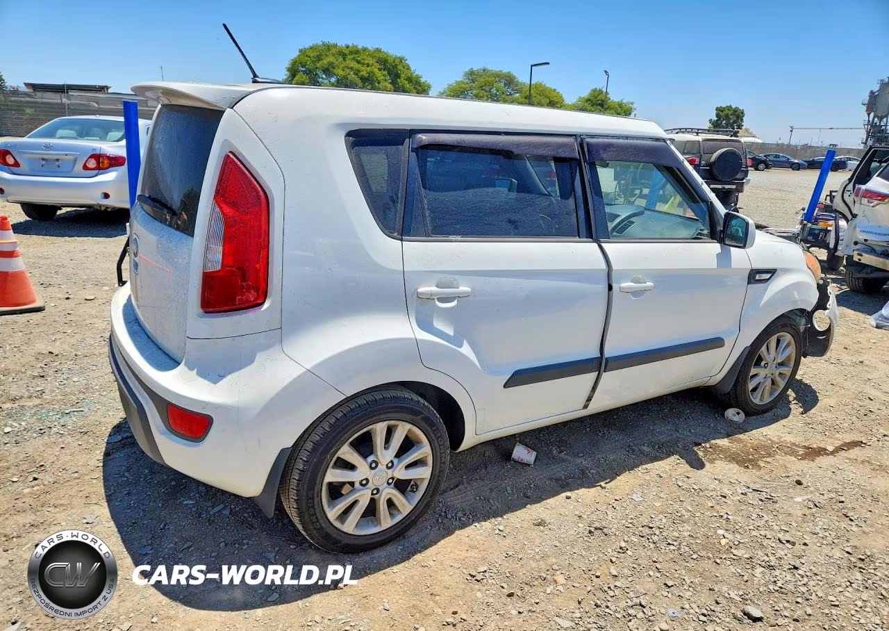 2013 Kia Soul Base VIN:KNDJT2A50D7577514 - 3