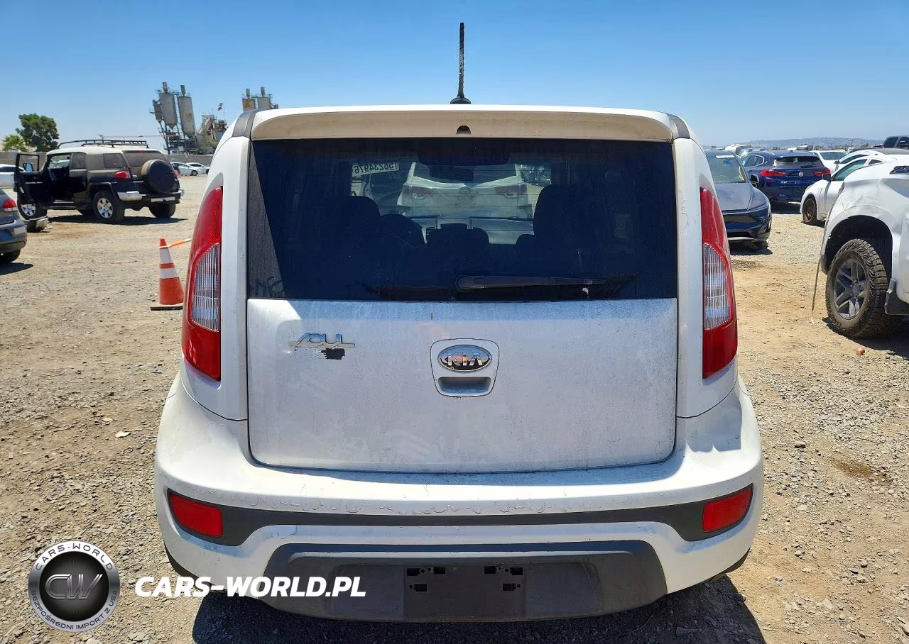 2013 Kia Soul Base VIN:KNDJT2A50D7577514 - 6