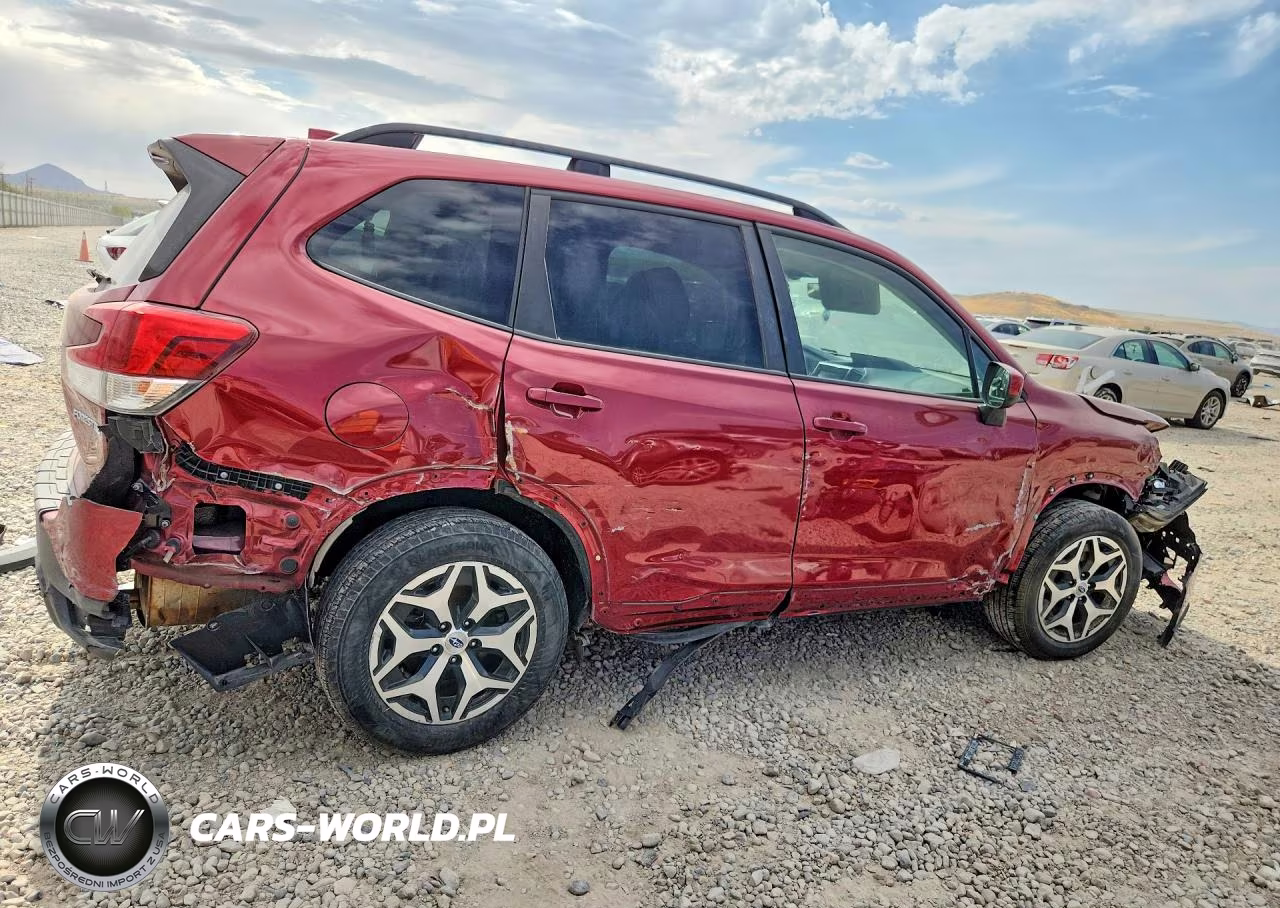 2020 Subaru Forester Premium VIN:JF2SKAJC7LH431072 - 3