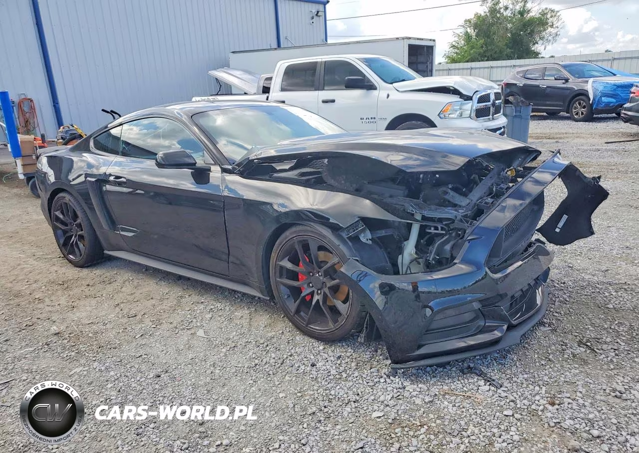 2015 Ford Mustang VIN:1FA6P8AM8F5305043 - 4