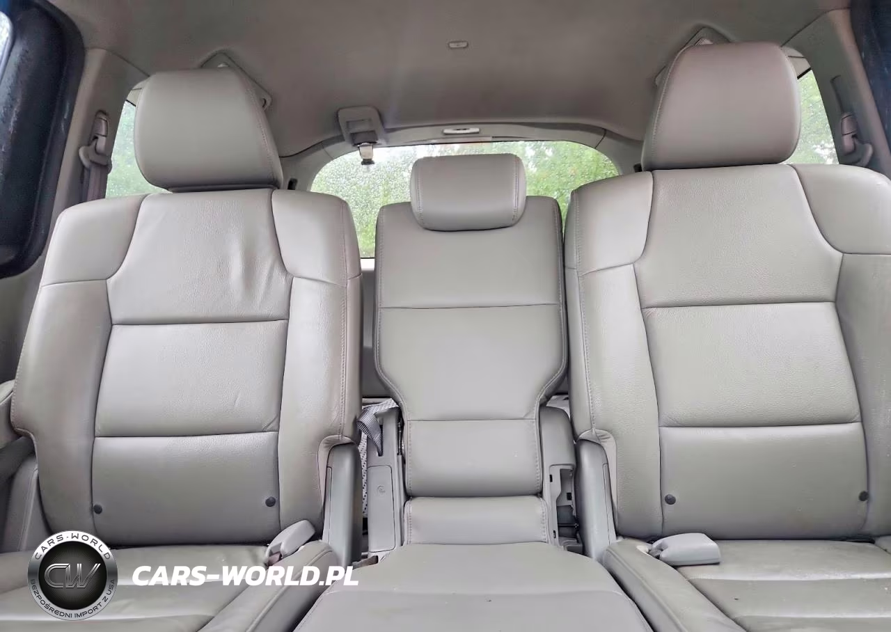 2015 Honda Odyssey Touring VIN:5FNRL5H93FB104345 - 10