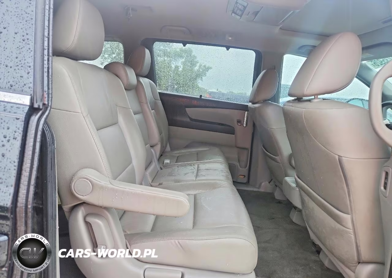 2015 Honda Odyssey Touring VIN:5FNRL5H93FB104345 - 11