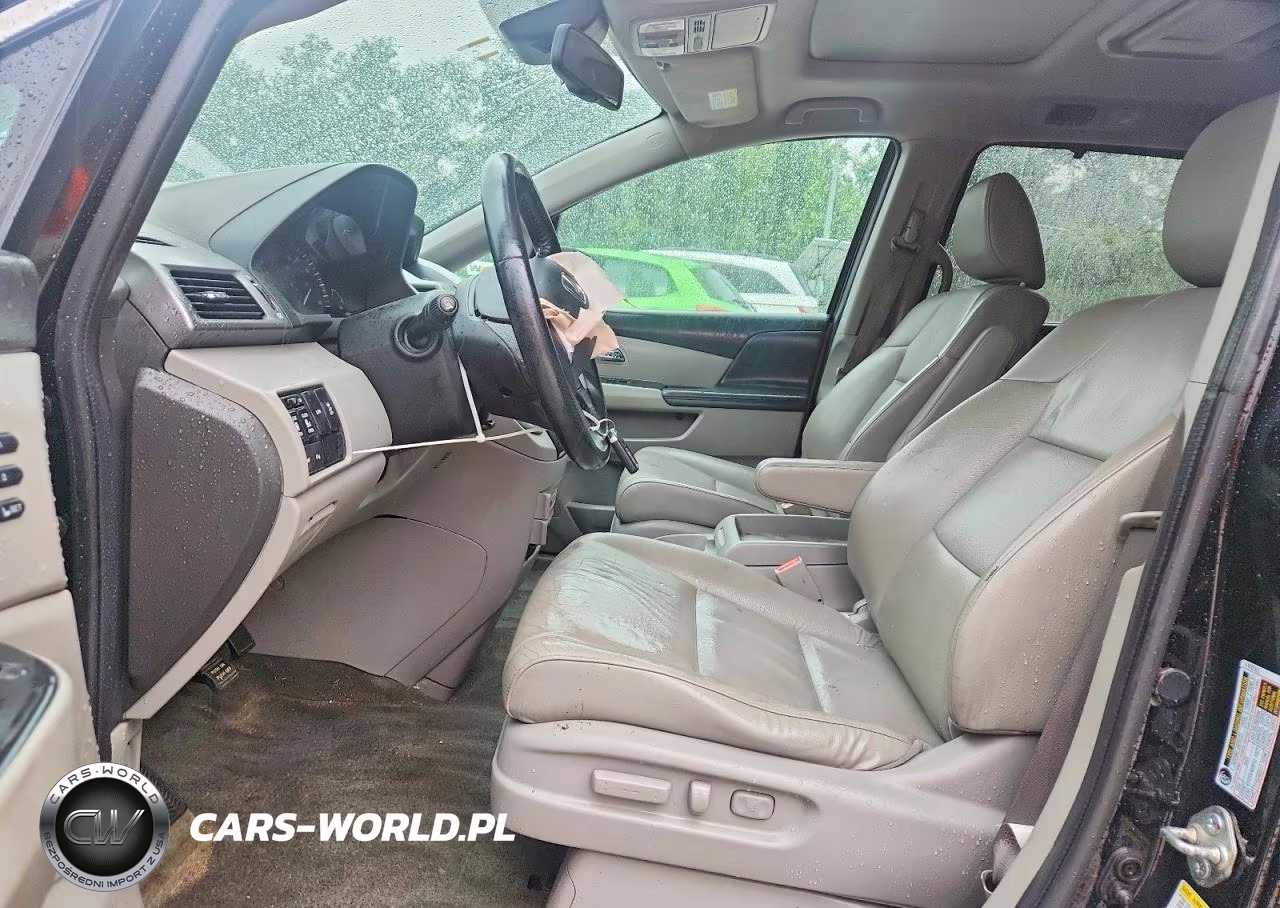 2015 Honda Odyssey Touring VIN:5FNRL5H93FB104345 - 7