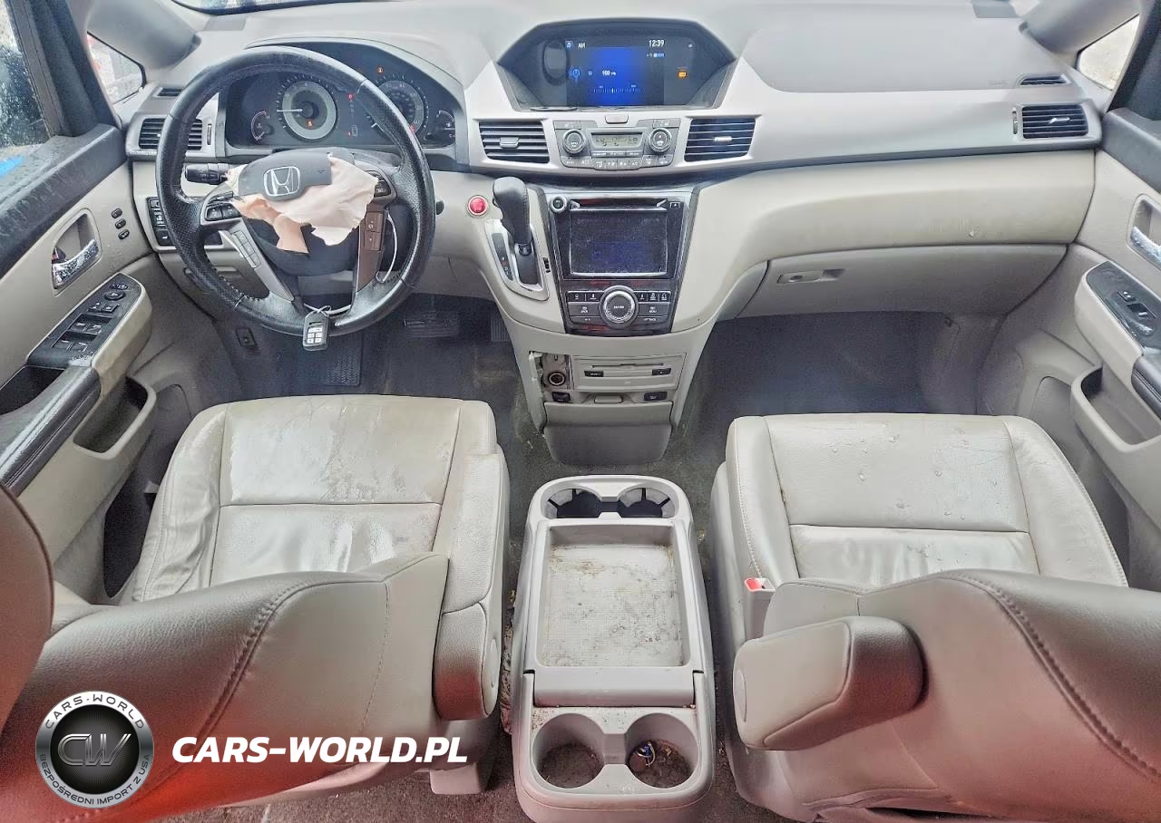2015 Honda Odyssey Touring VIN:5FNRL5H93FB104345 - 8