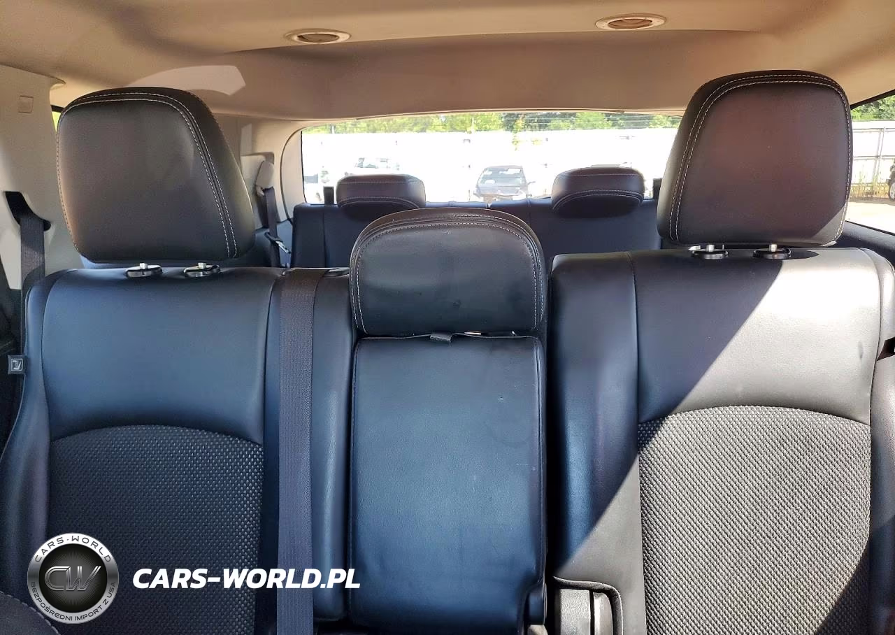 2019 Dodge Journey Crossroad VIN:3C4PDDGG2KT838629 - 10