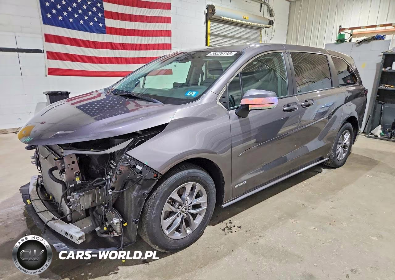2021 Toyota Sienna Le