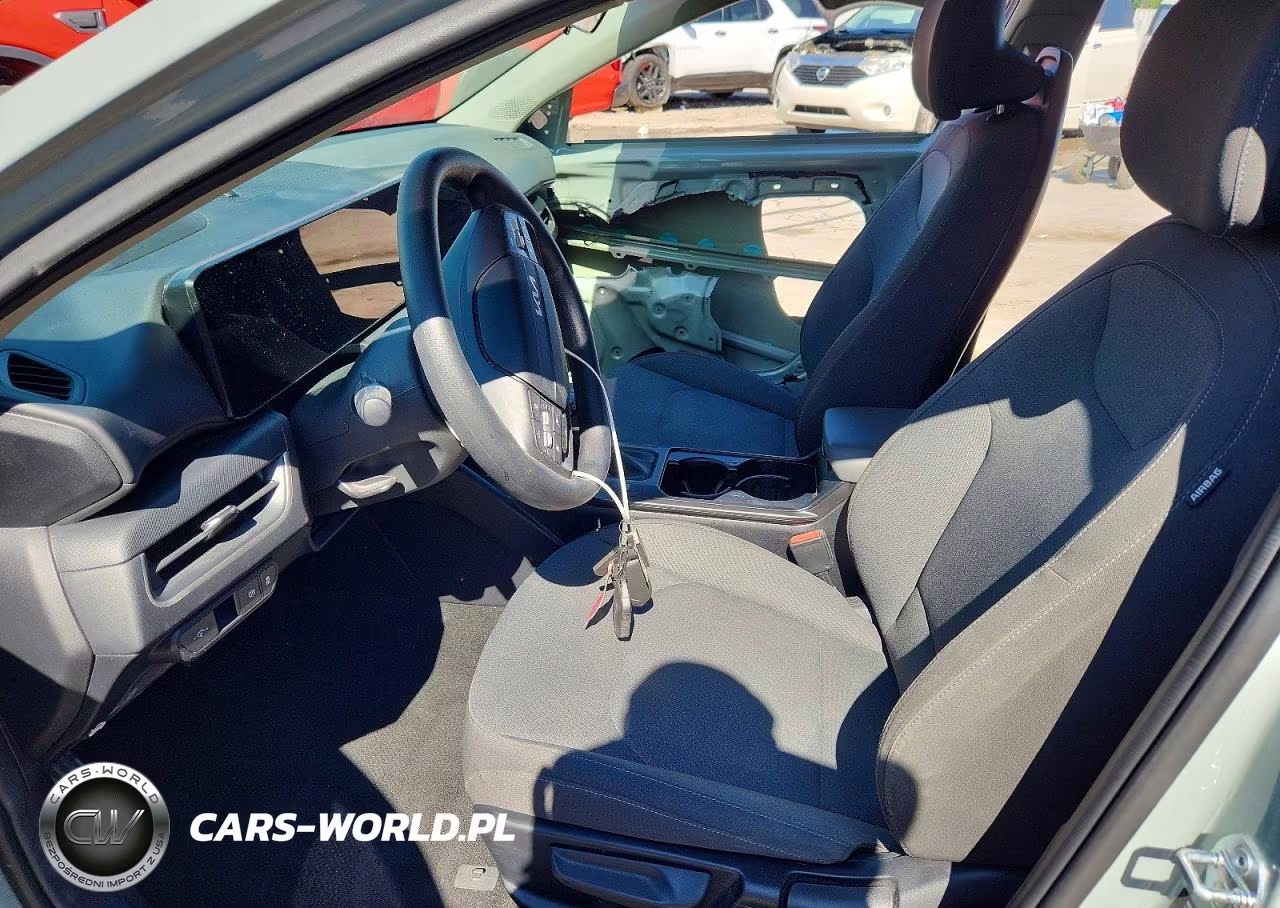 2025 Kia K4 Lxs VIN:3KPFT4DE0SE012125 - 7
