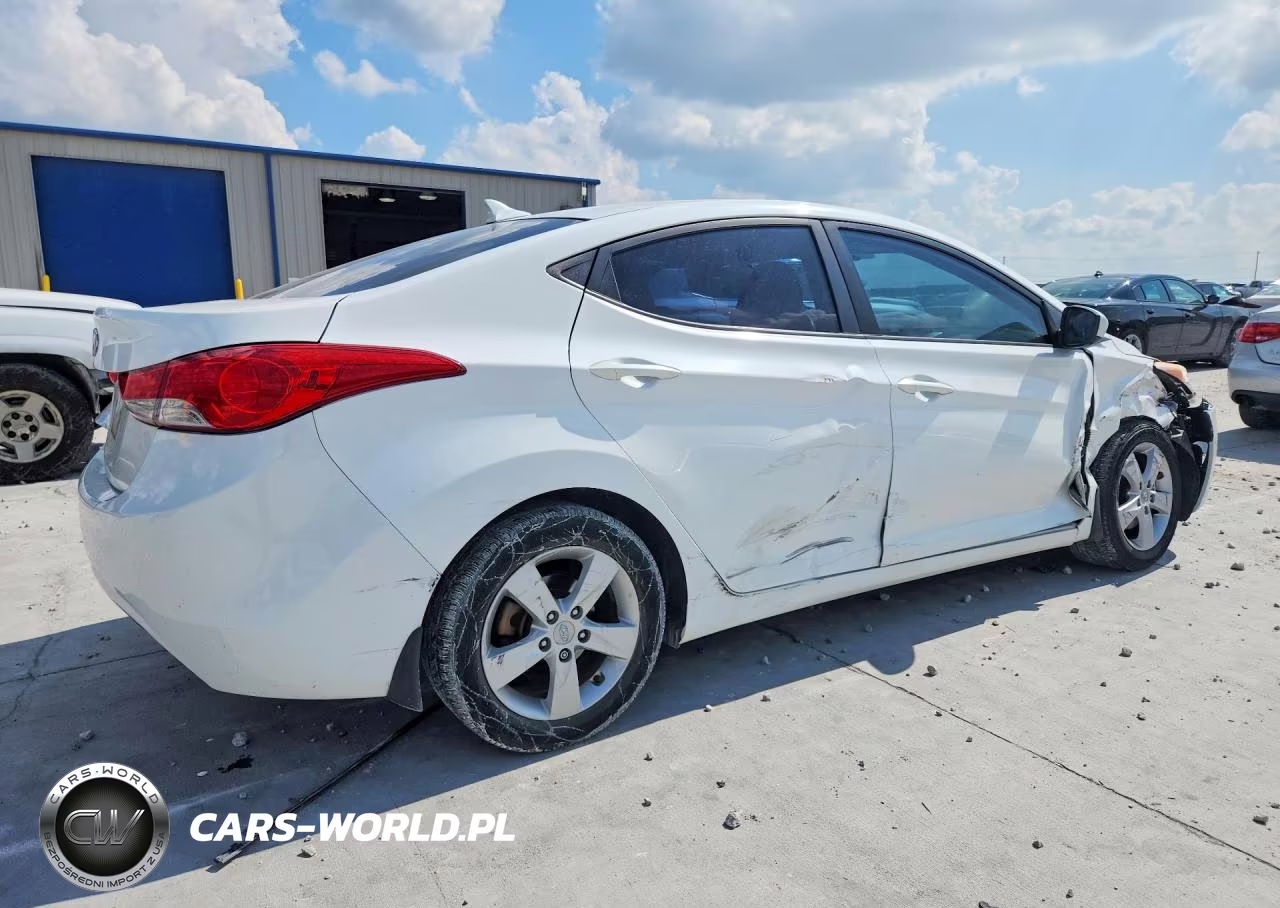 2013 Hyundai Elantra Gls VIN:5NPDH4AE6DH344551 - 3