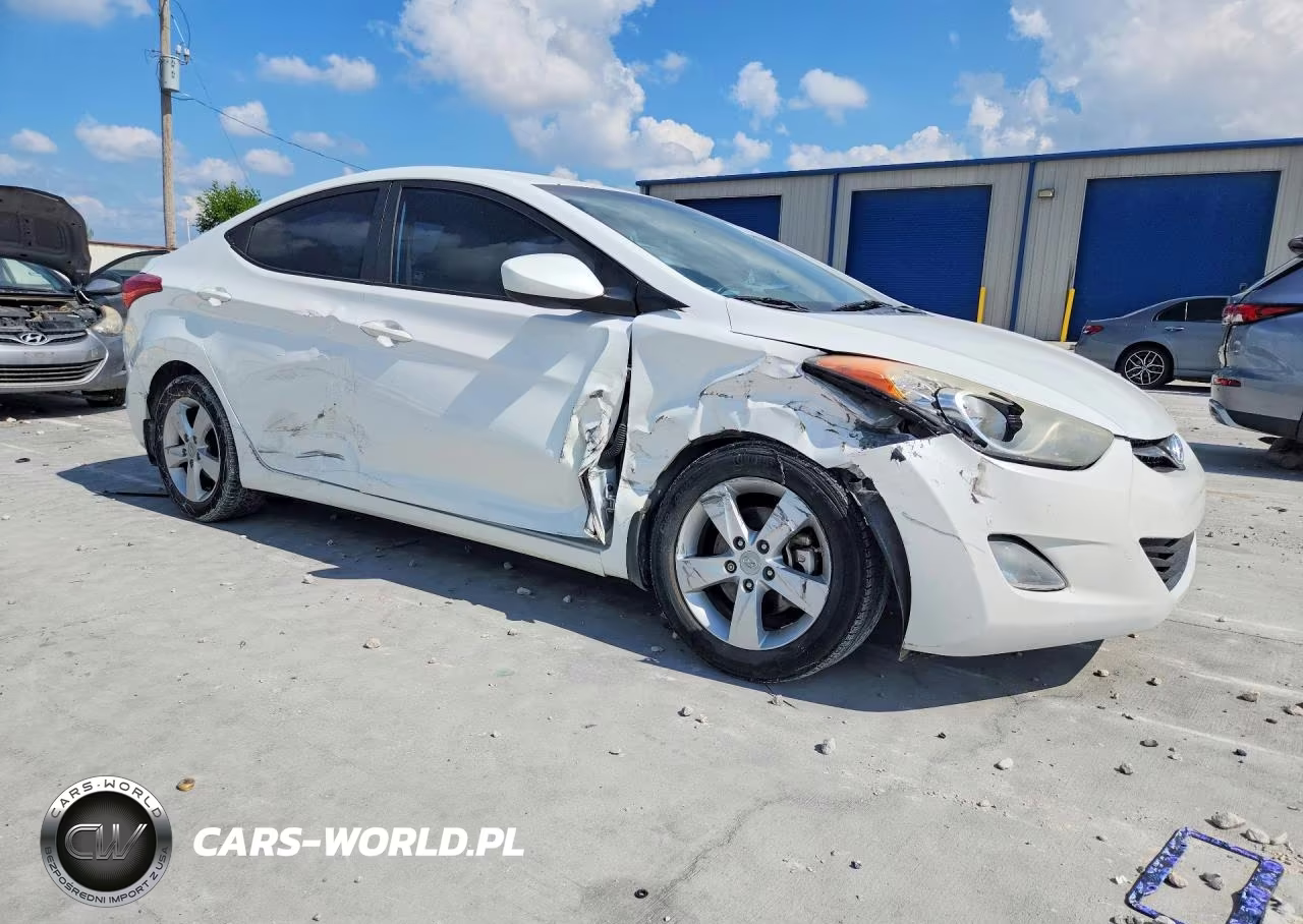 2013 Hyundai Elantra Gls VIN:5NPDH4AE6DH344551 - 4