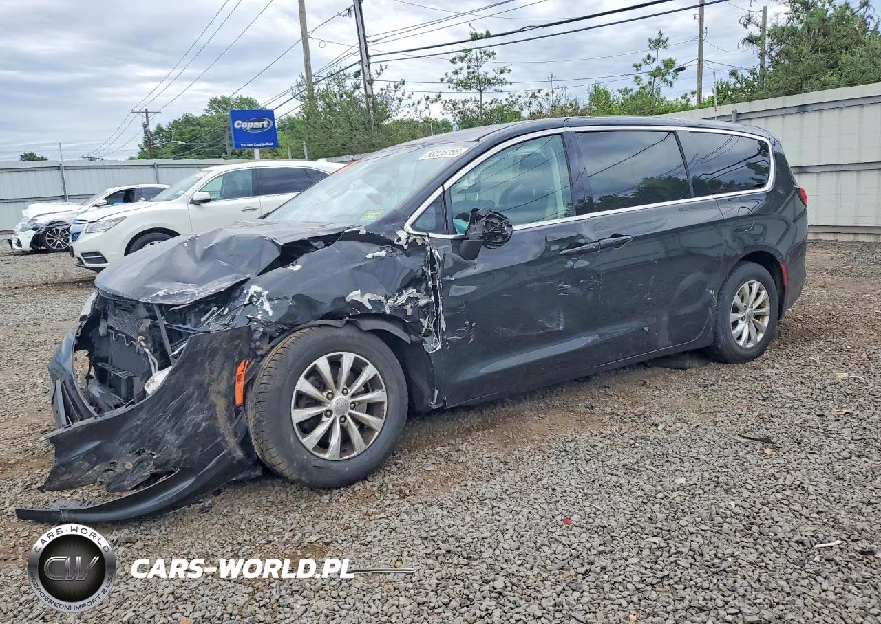 2017 Chrysler Pacifica Touring – zdjęcie 1 z 13