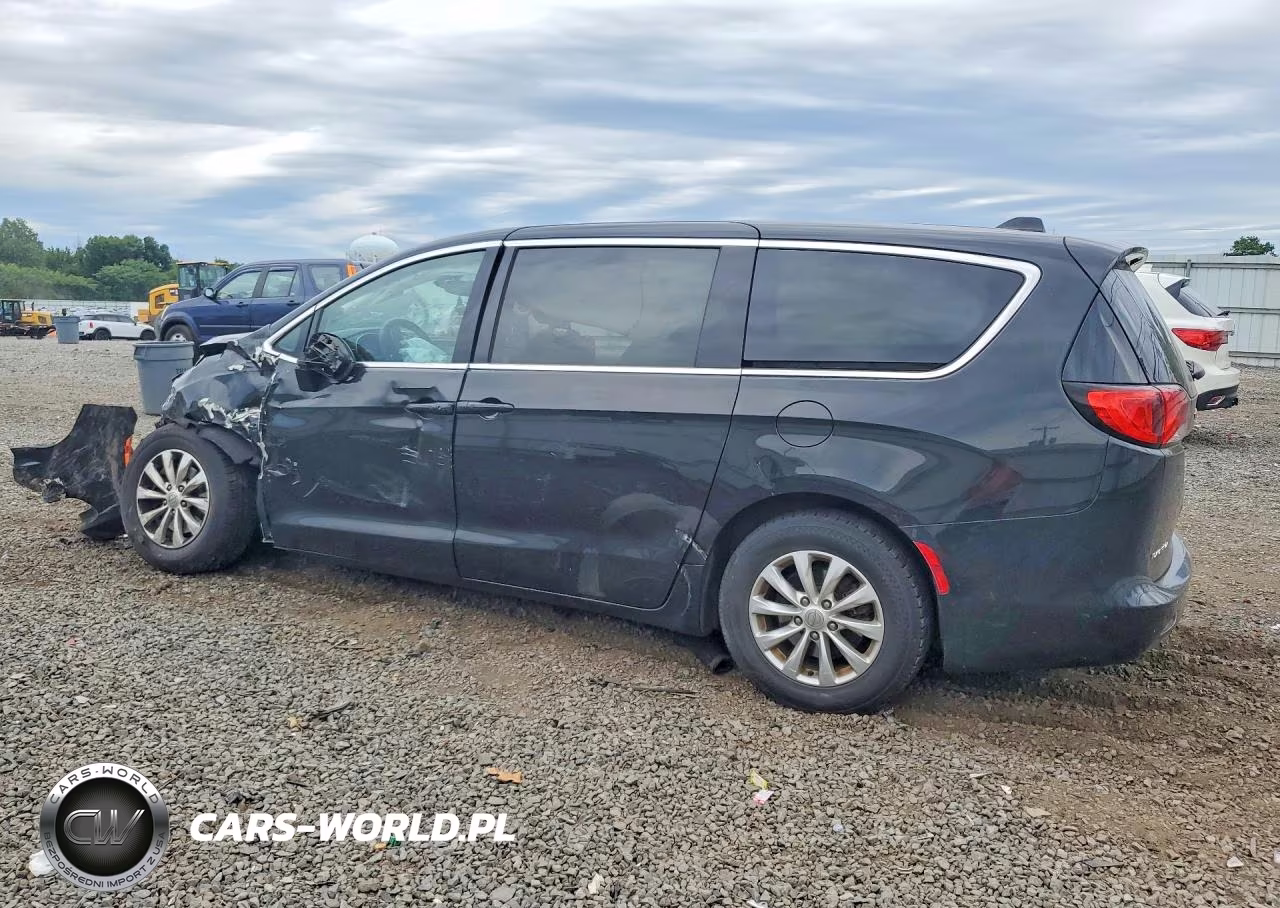 2017 Chrysler Pacifica Touring VIN:2C4RC1DG7HR545111 - 2