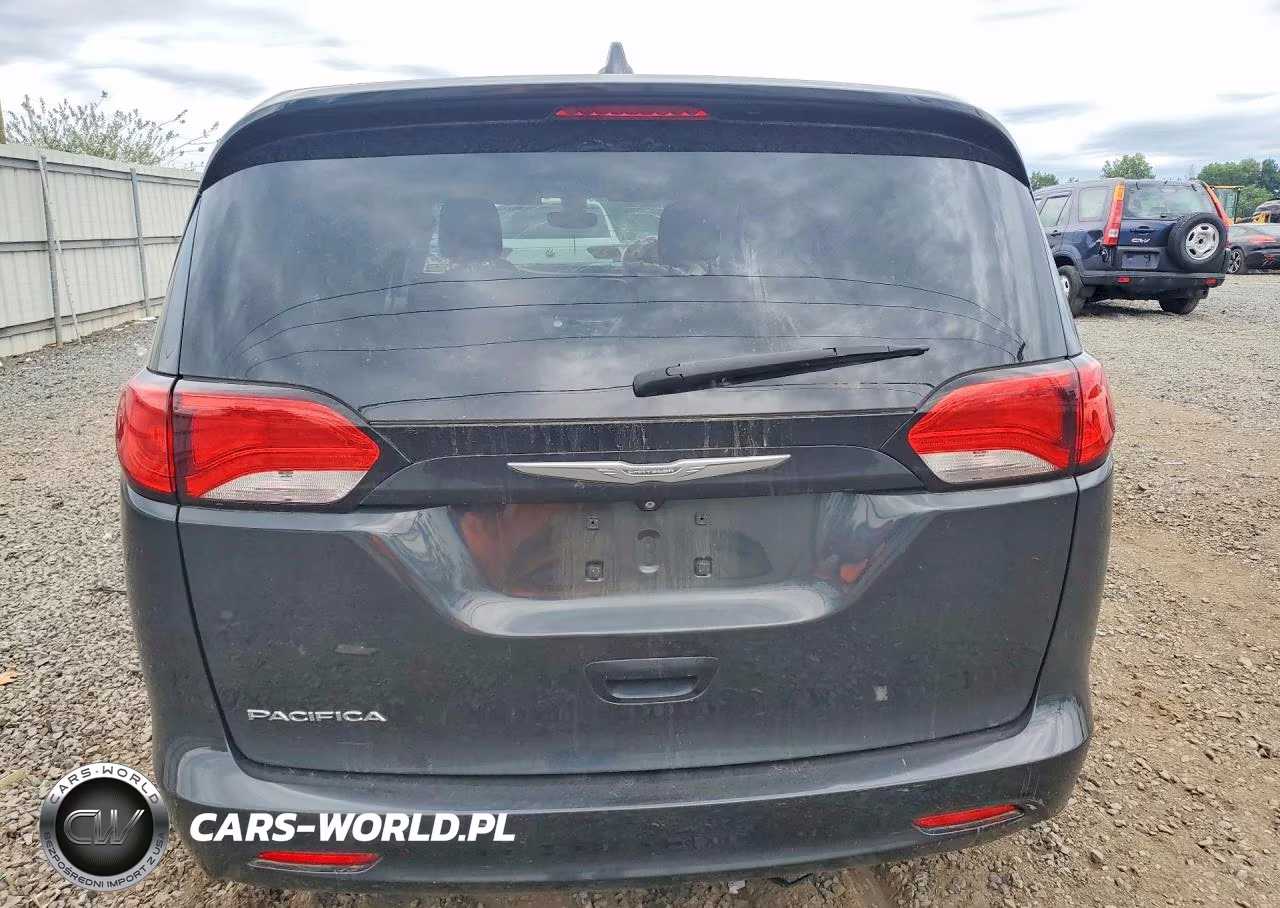 2017 Chrysler Pacifica Touring VIN:2C4RC1DG7HR545111 - 6