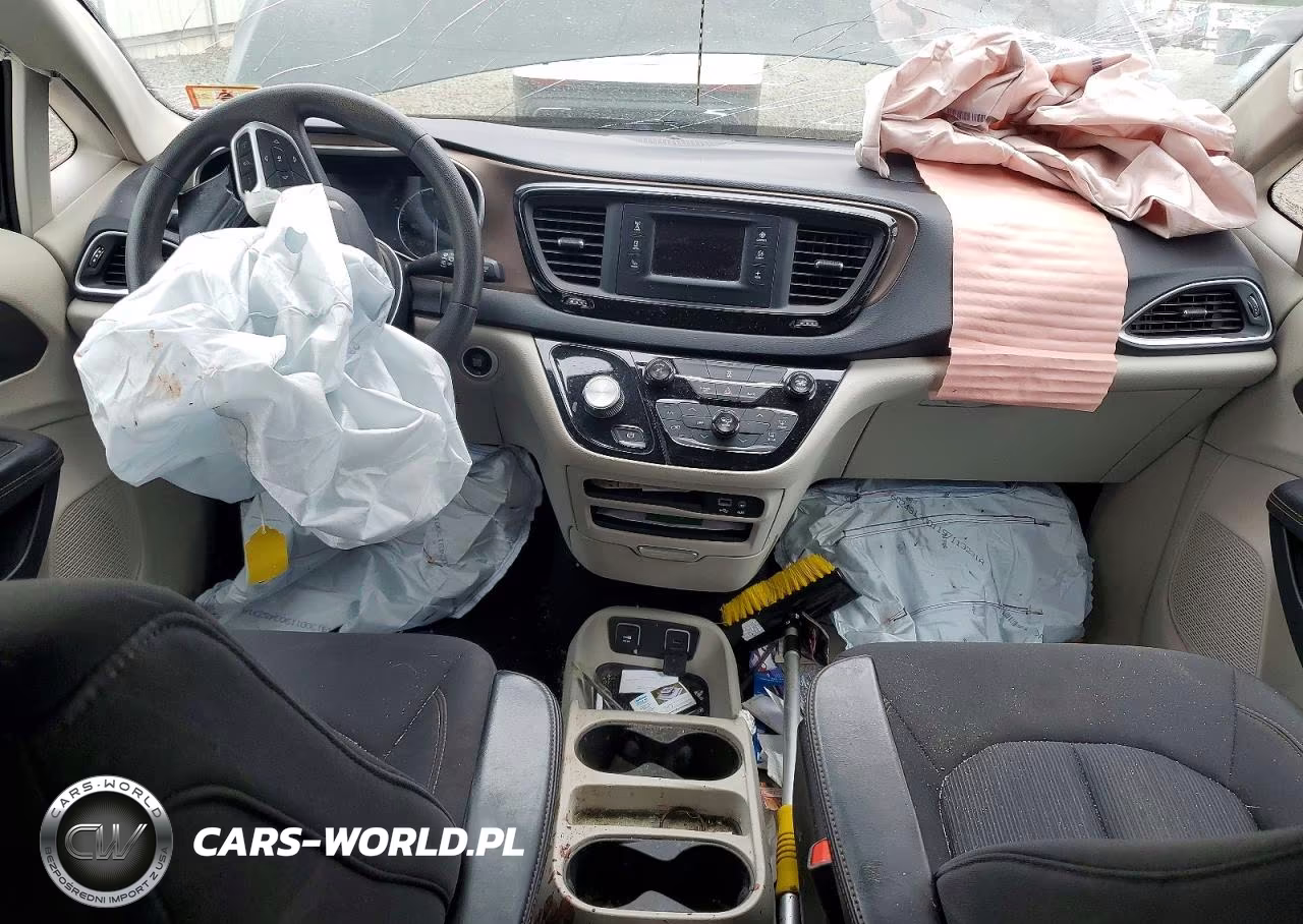 2017 Chrysler Pacifica Touring VIN:2C4RC1DG7HR545111 - 8