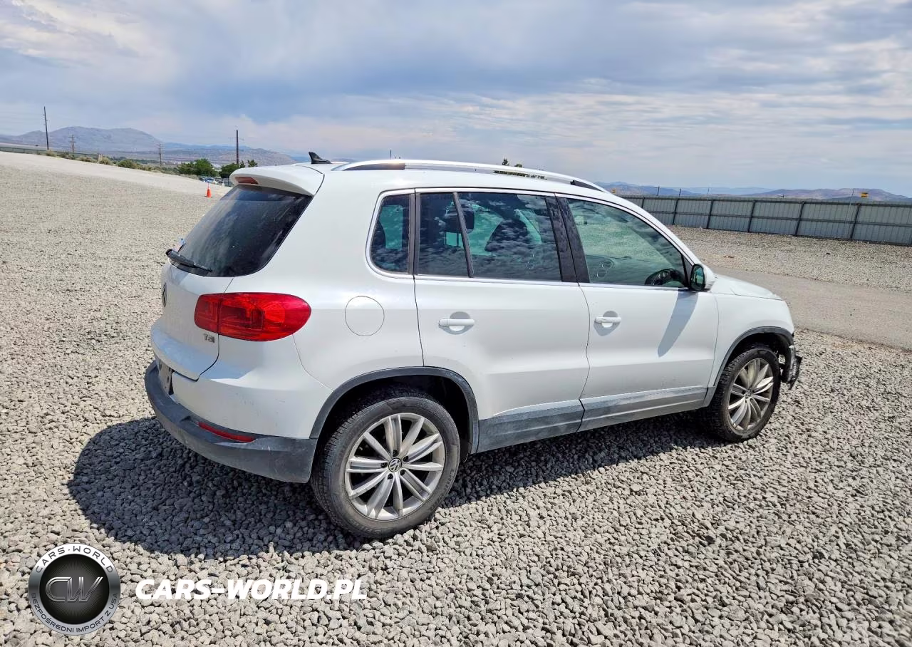 2016 Volkswagen Tiguan S VIN:WVGAV7AX8GW591644 - 3