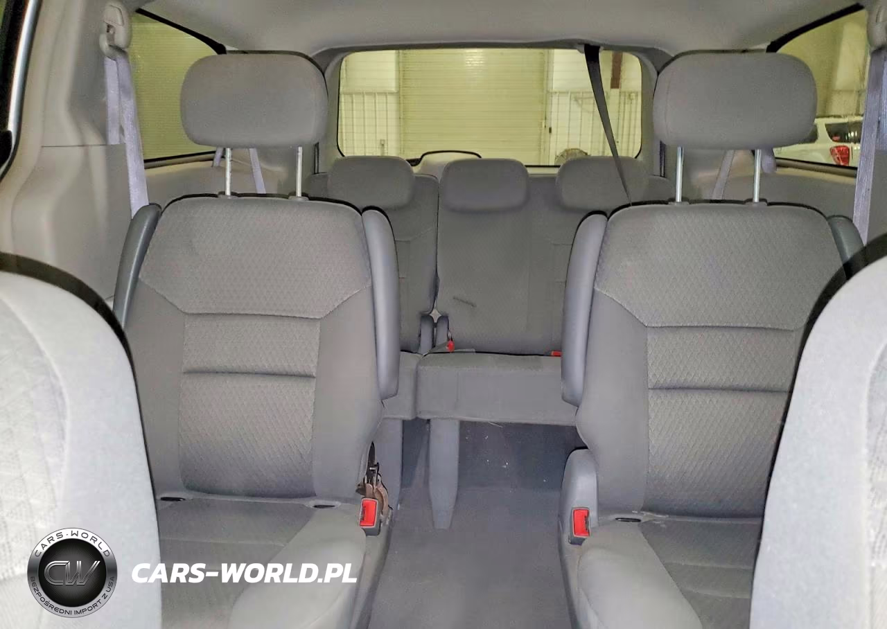 2008 Chrysler Town & Country Lx VIN:2A8HR44H98R748868 - 10