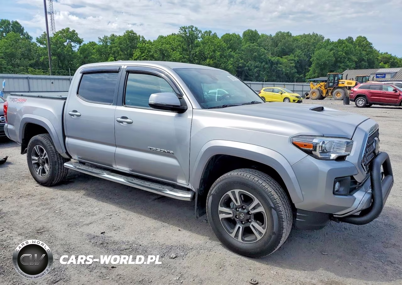 2018 Toyota Tacoma Trd Sport VIN:3TMCZ5AN4JM130016 - 4