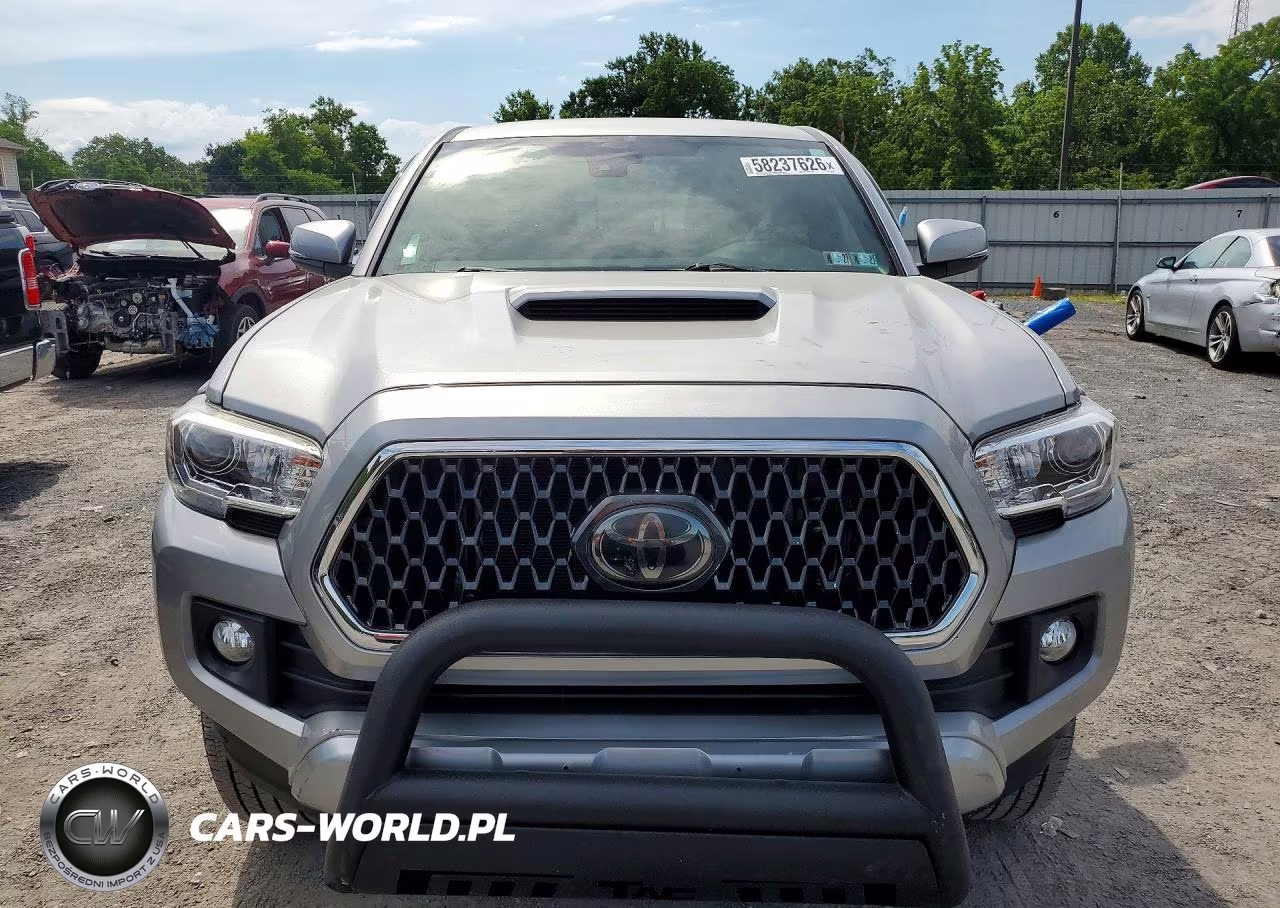 2018 Toyota Tacoma Trd Sport VIN:3TMCZ5AN4JM130016 - 5
