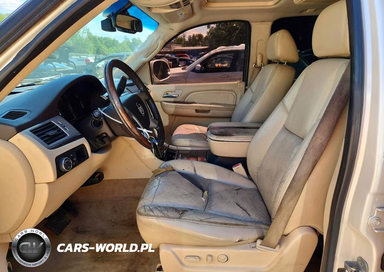 2007 Cadillac Escalade Luxury VIN:1GYFK63897R311564 - 7