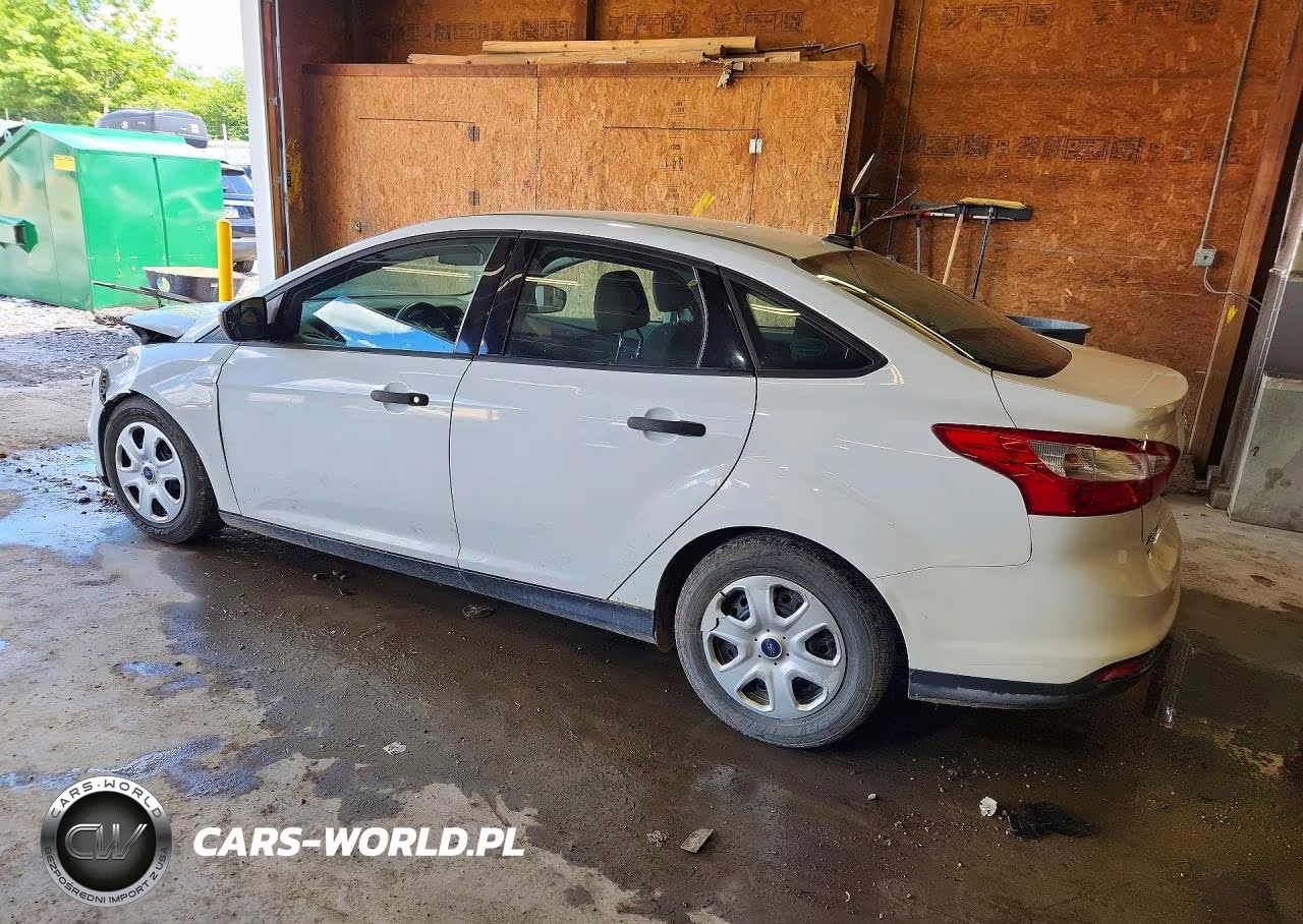 2014 Ford Focus S VIN:1FADP3E24EL354222 - 2