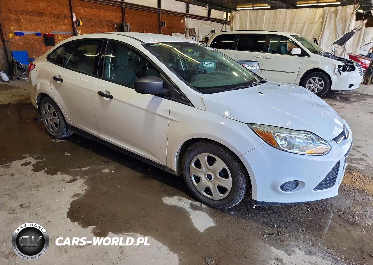 2014 Ford Focus S VIN:1FADP3E24EL354222 - 4