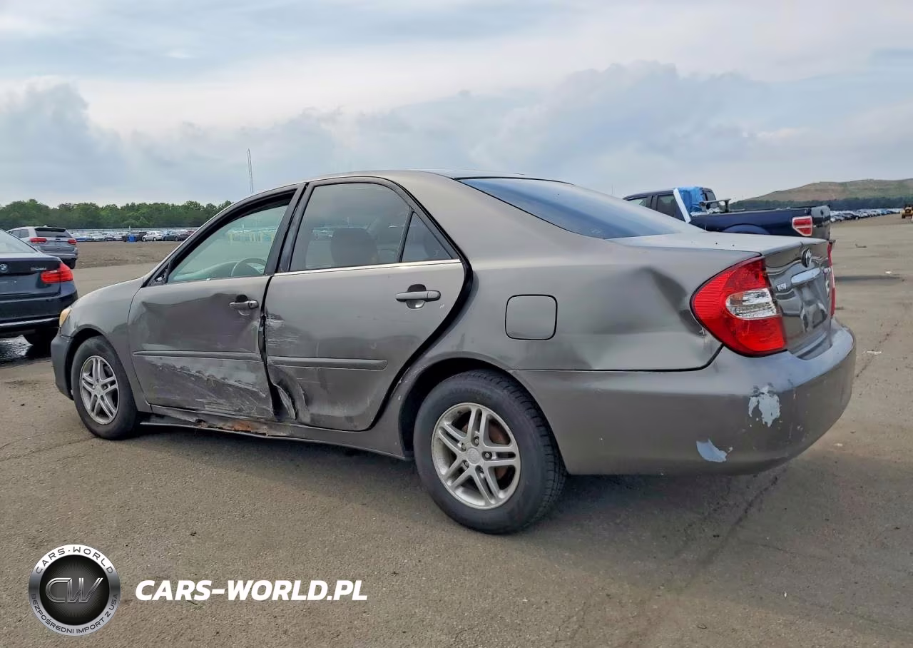 2002 Toyota Camry Le VIN:4T1BE32K02U610577 - 2